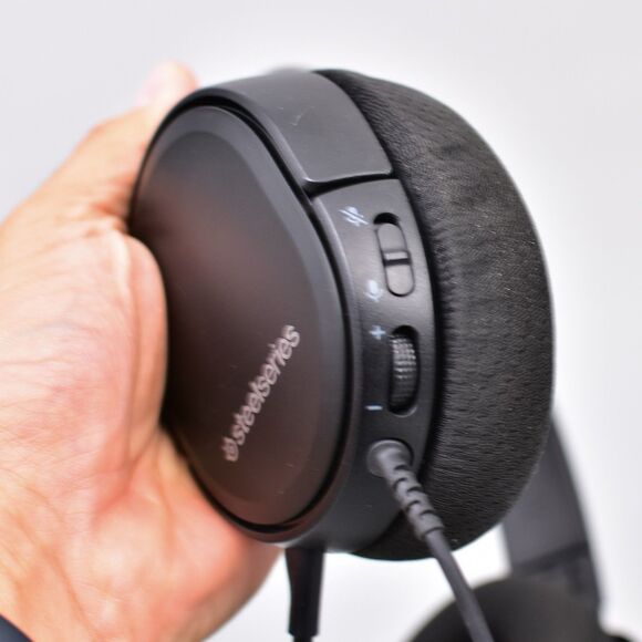 Works SteelSeries Arctis 1 Wired Stereo Gaming Headset Xbox One Series X PS4 PS5 - Picture 6 of 10